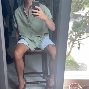 Large J. Ferrar pastel green button up tee